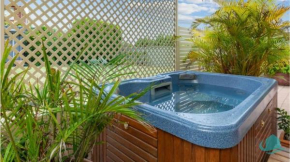 Rosies Retreat - 300m to the sandy shores of Caves Beach